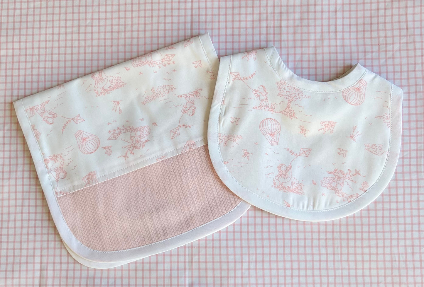 Toile Bib & Burp Set