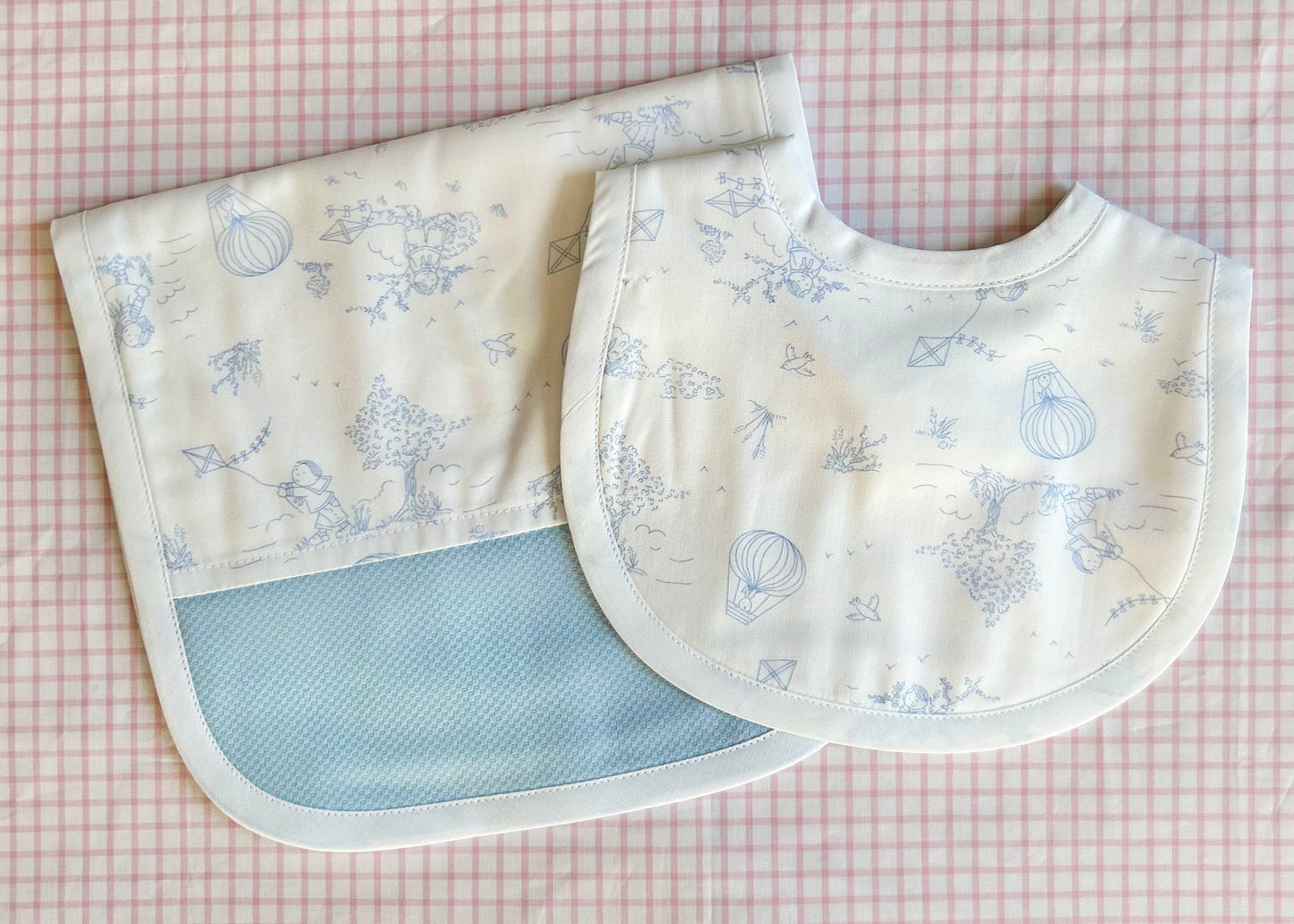 Toile Bib & Burp Set