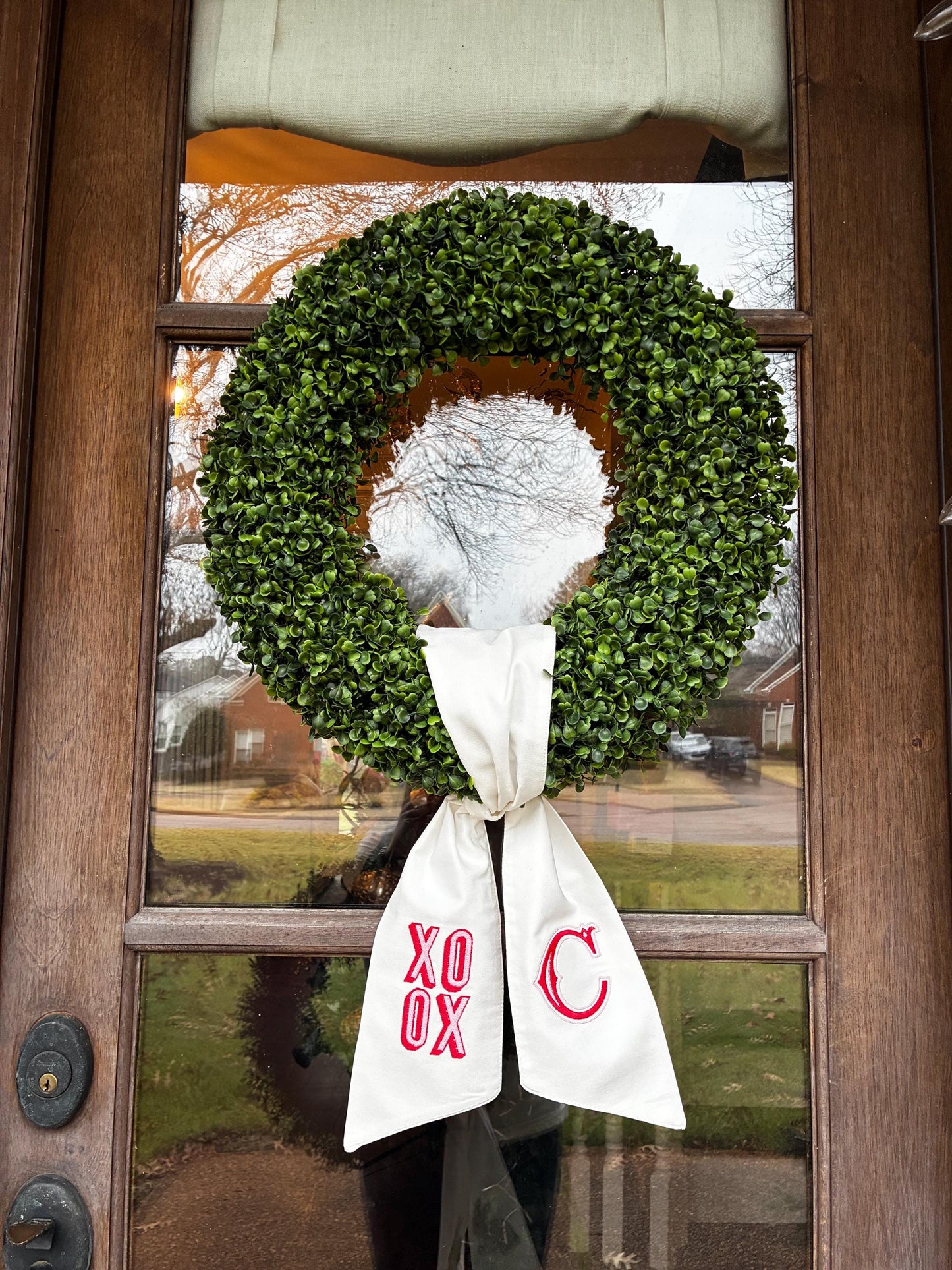 Wreath Sash Embroidered Valentine XOXO